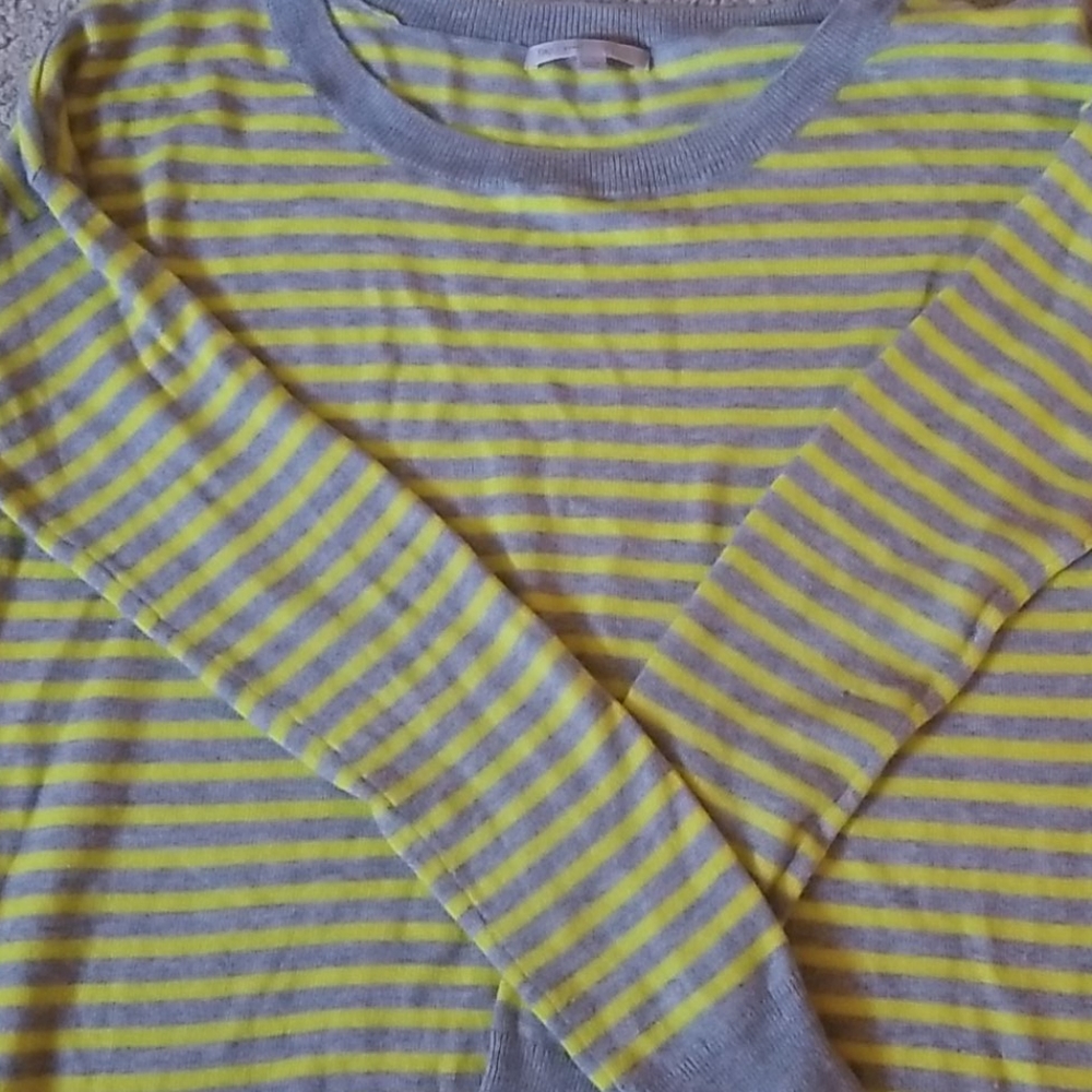 Gap sweater